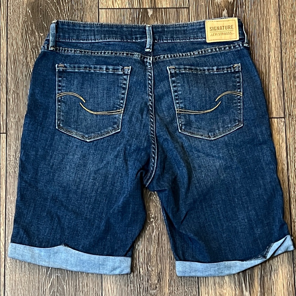 Signature by Levi's Strauss Women's Bermuda Shorts Size 8 W29 Blue Denim - Picture 3 of 13